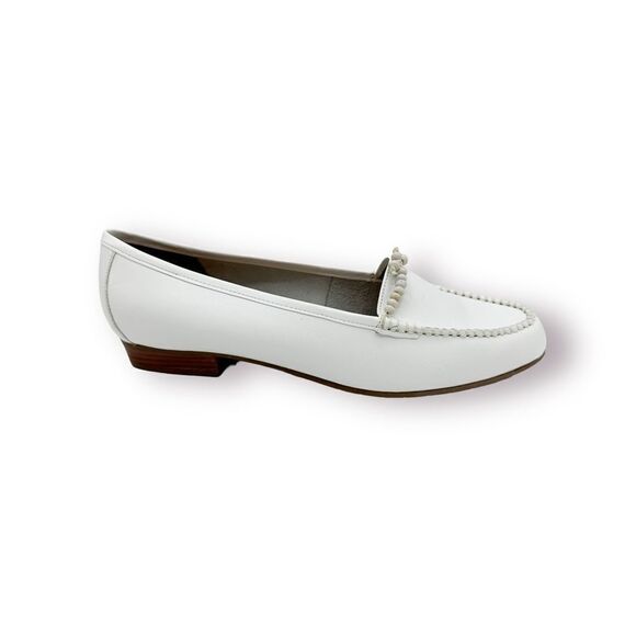 White Leather Unisa Flex Loafer Slip-on Wood Bead Detail Sz 8.5 - Picture 2 of 12